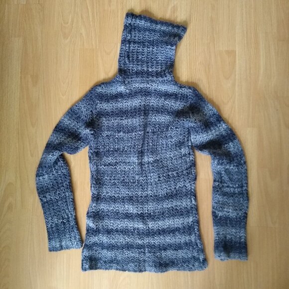 Calvin Klein Jeans Gray Turtleneck Sweater Size Small - Picture 2 of 6